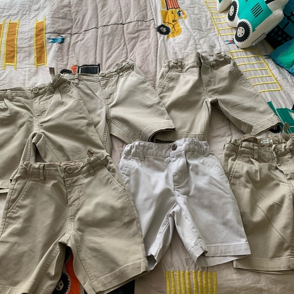 Lot of 6 Old Navy Khaki Shorts - Picture 3 of 4
